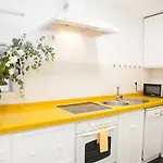 Charming With Pool And Garage Апартаменты *