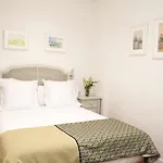 Апартаменты Charming With Pool And Garage