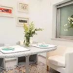 Charming With Pool And Garage