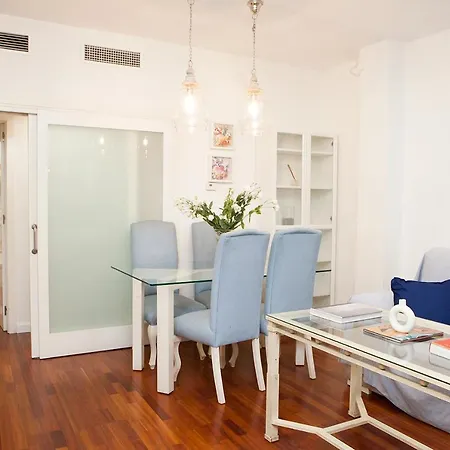 Апартаменты Charming With Pool And Garage *